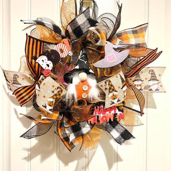 13 inch Halloween Ribbon Wreath Black White Gnome MW13 - Picture 4 of 13